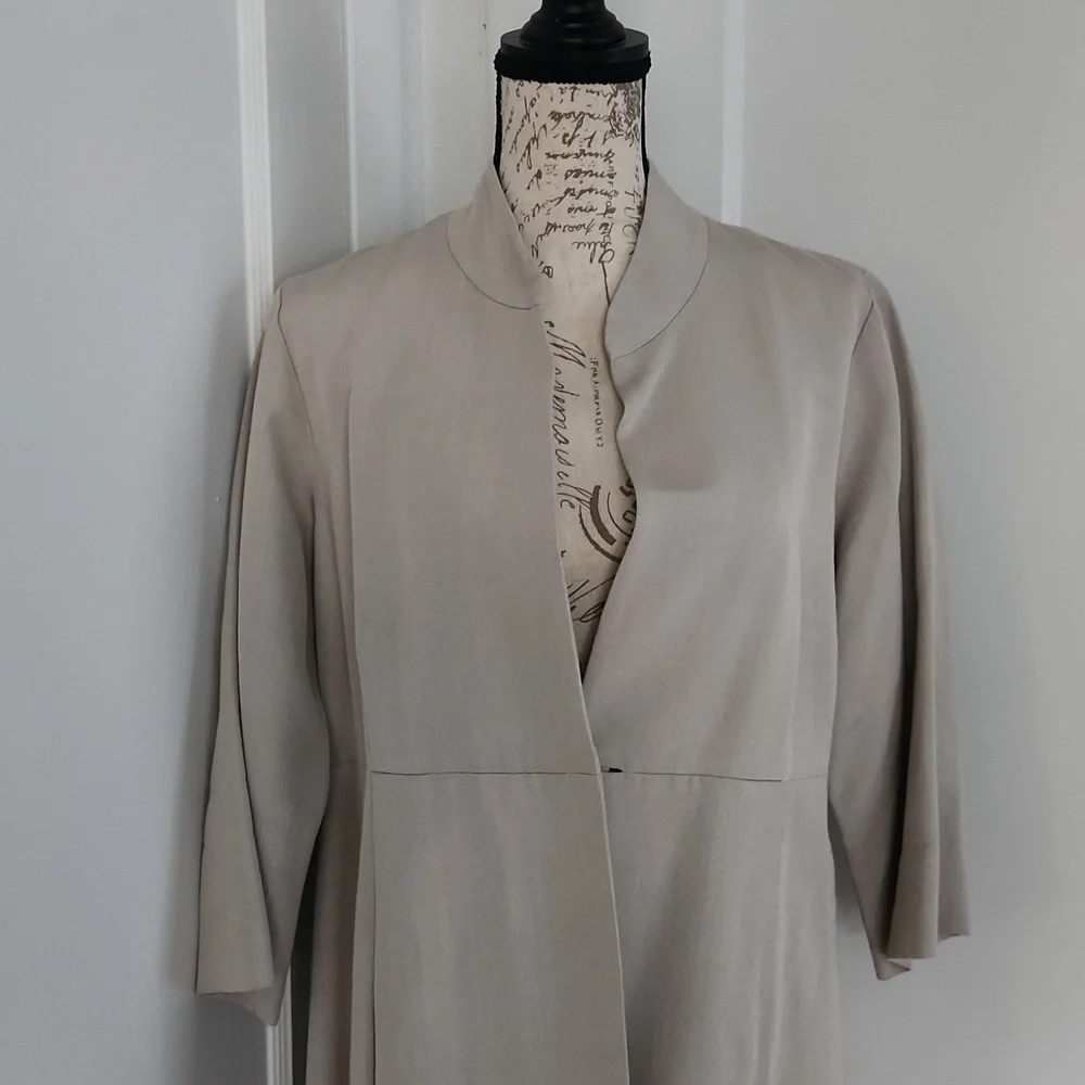 Eileen Fisher 100% silk light weight long coat PERFECT FOR FALL OR SPRING - Picture 3 of 12